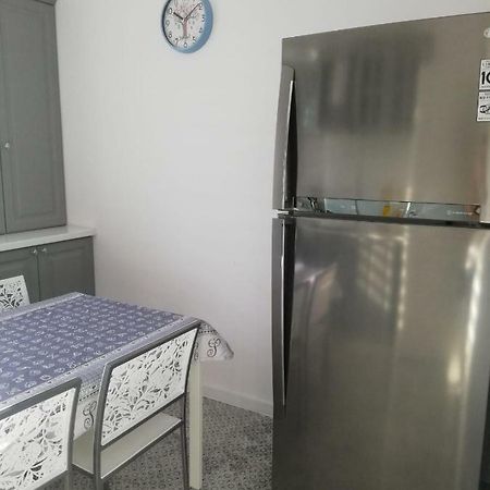 3 Room Apartment 2 Minutes Away From Ploiesti Bagian luar foto