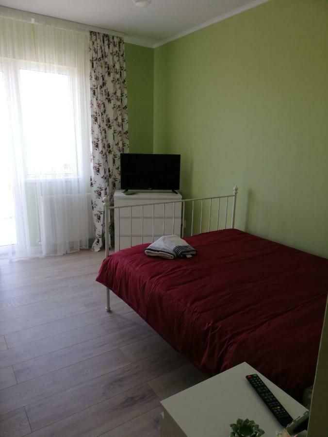 3 Room Apartment 2 Minutes Away From Ploiesti Bagian luar foto