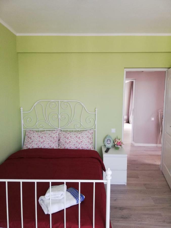 3 Room Apartment 2 Minutes Away From Ploiesti Bagian luar foto