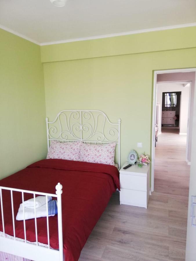 3 Room Apartment 2 Minutes Away From Ploiesti Bagian luar foto